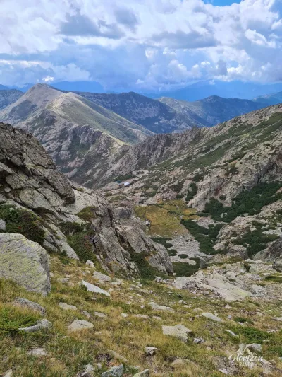 Descending to the Pietra Piana refuge Descending to the Pietra Piana refuge