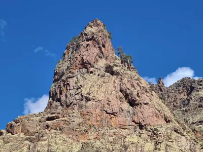 Le refuge est entouré de pics magnifiques, ici le Capu Micciciagniu