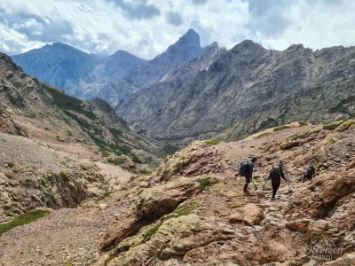 Descente vers le refuge de Tighiettu