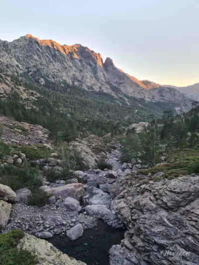 Vallée d'Asco au lever de soleil