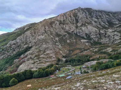 Onda refuge below Onda refuge below