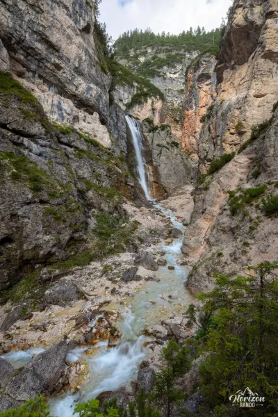 Les gorges spectaculaires creusées par le Rio Fanes Gorges creusées par le Rio Fanes, Dolomites