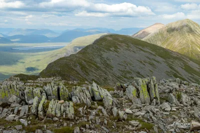 The entire Buachaille Etive Mor ridge, from Stob na Bròige The entire Buachaille Etive Mor ridge, from Stob na Bròige