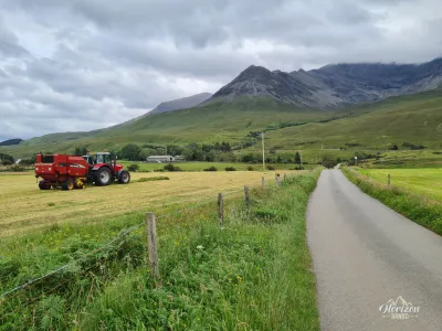 Un peu de route pour rejoindre le sentier