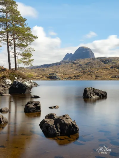 Loch Druim Suardalain and Suilven in the background Loch Druim Suardalain and Suilven in the background