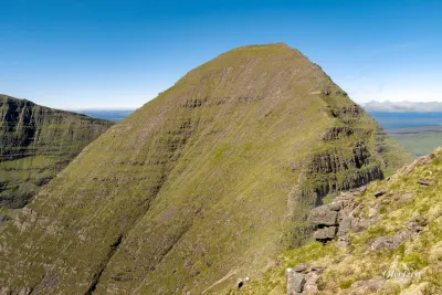The pyramidal summit of Sgùrr Mhòr The pyramidal summit of Sgùrr Mhòr