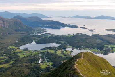 Magnificent view to the west over the archipelago during the descent Magnificent view to the west over the archipelago during the descent