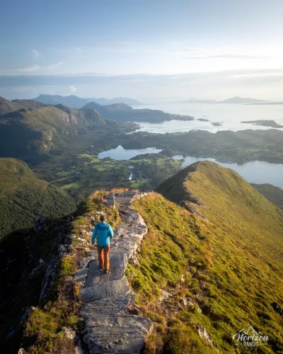 You can enjoy a splendid view during the descent. You can enjoy a splendid view during the descent.