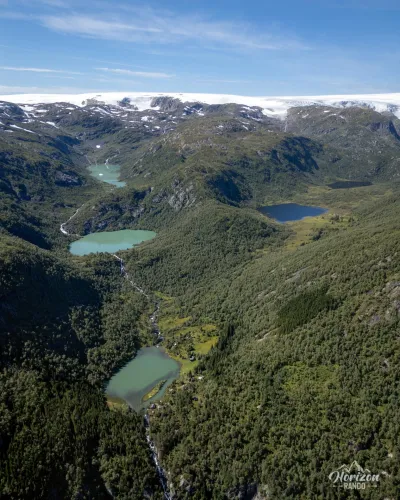 The two lakes Fossasetevatnet (below) and Liasetevatnet (right) encountered along the route (drone shot) The two lakes Fossasetevatnet (below) and Liasetevatnet (right) encountered along the route (drone shot)