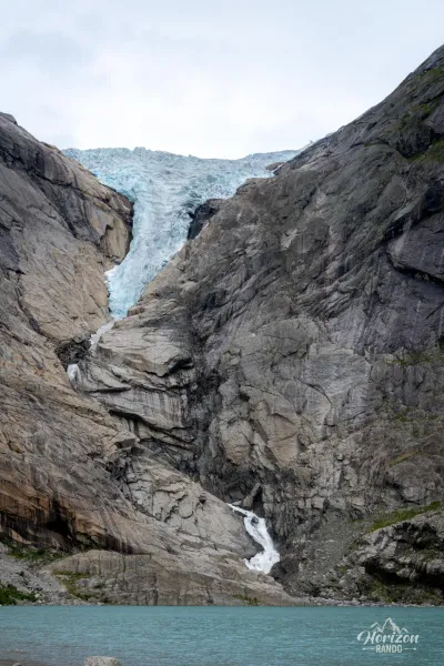 Briksdalsbrevatnet et Briksdalsbreen
