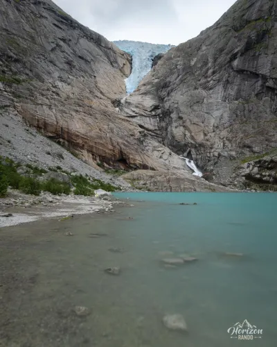 Briksdalsbrevatnet et Briksdalsbreen