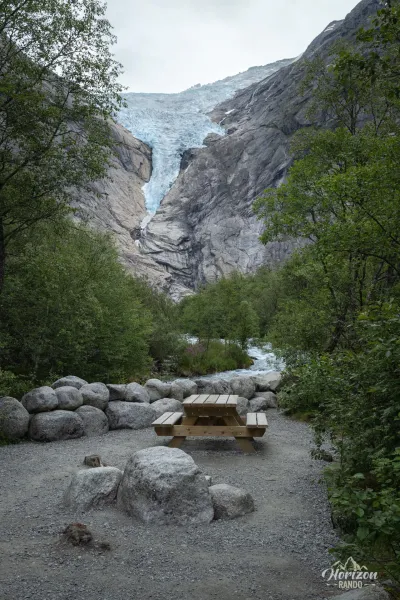 Aires de pique nique avec vues sur le glacier !