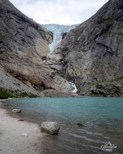 Briksdalsbrevatnet et Briksdalsbreen