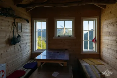 Equipped cabin at the top of Hamnanova Equipped cabin at the top of Hamnanova