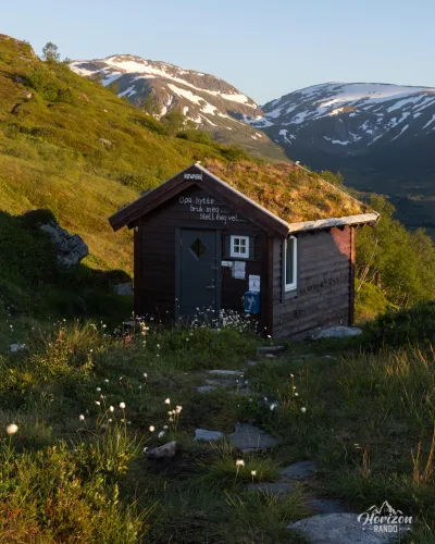 Cabin at the summit of Hamnanova Cabin at the summit of Hamnanova
