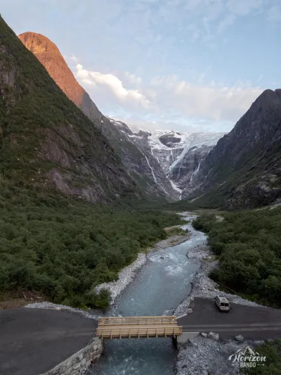 Kjenndalsbreen (drone shot) Kjenndalsbreen (drone shot)