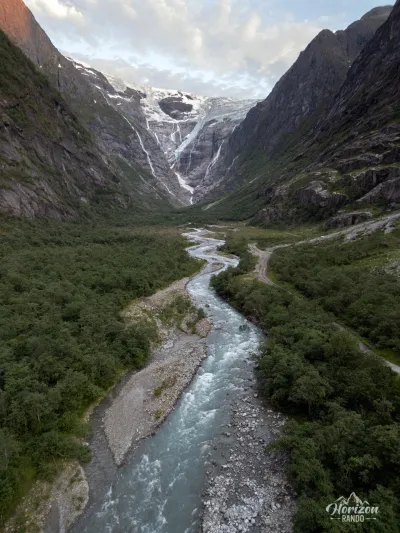 Kjenndalsbreen (drone shot) Kjenndalsbreen (drone shot)