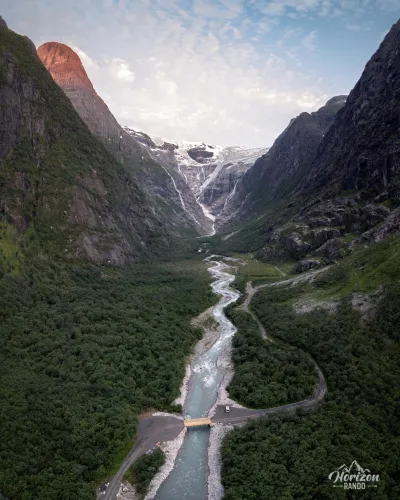 Kjenndalsbreen (drone shot) Kjenndalsbreen (drone shot)
