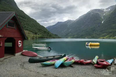 Oldevatnet Lake at the start Oldevatnet Lake at the start