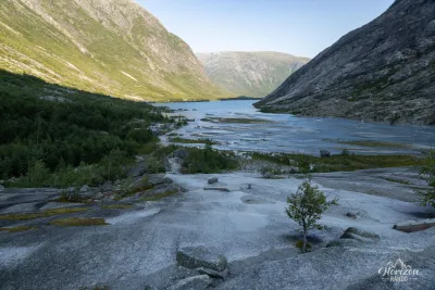 Lake Nigardsbrevatnet