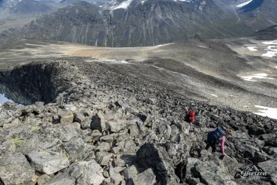 Descent on scree slopes Descent on scree slopes