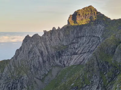 Les falaises de Brasråstindan