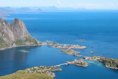Sakrisøy and Hamnøy Sakrisøy and Hamnøy