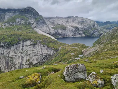 Lake Fjerddalsvatnet (222 m) Lake Fjerddalsvatnet (222 m)