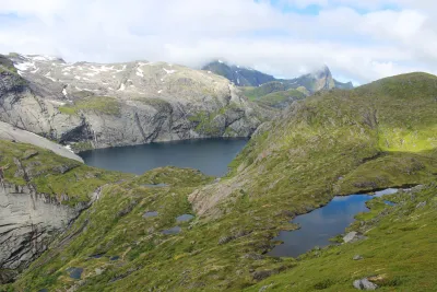 Lake Fjerddalsvatnet (222 m) Lake Fjerddalsvatnet (222 m)