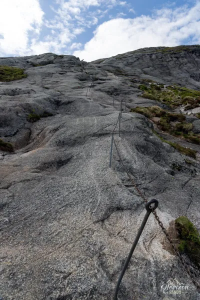 Section on rocky slabs equipped with chains Section on rocky slabs equipped with chains