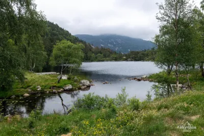 Lake Eikelitjørna Lake Eikelitjørna