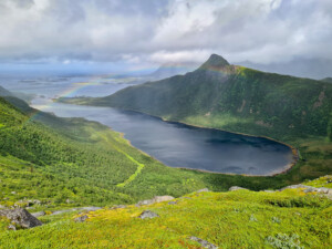 Arc-en-ciel sur Indrefjorden Arc-en-ciel sur Indrefjorden