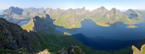 Panorama to the west from the main Narvtinden summit Panorama to the west from the main Narvtinden summit
