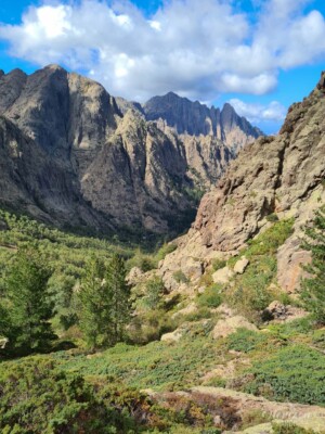 Final descent to the Carrrozzu refuge Final descent to the Carrrozzu refuge