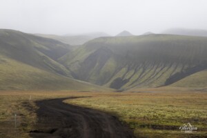 Vue depuis le parking de Rauðauga Vue depuis le parking de Rauðauga