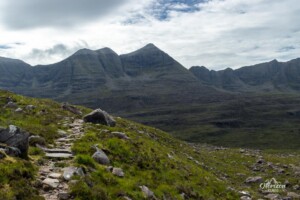 Liathach, l'une des montagnes emblématiques de la vallée de Torridon Liathach, l'une des montagnes emblématiques de la vallée de Torridon