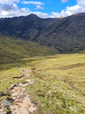 Sentier très bien aménagé lors de l'ascension Sentier très bien aménagé lors de l'ascension