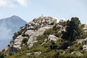 Croix sommitale du Mont Castellare Croix sommitale du Mont Castellare