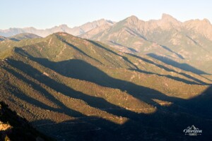 From left to right, Punta Minuta (2556 m), Monte Cinto (2706 m), Capu a Ghiallichiccio (1619 m) and Paglia Orba (2525 m) From left to right, Punta Minuta (2556 m), Monte Cinto (2706 m), Capu a Ghiallichiccio (1619 m) and Paglia Orba (2525 m)