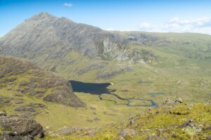 Loch na Creitheach devant Bla Bheinn Loch na Creitheach devant Bla Bheinn