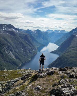 Le lac Eikesdalsvatnet Le lac Eikesdalsvatnet