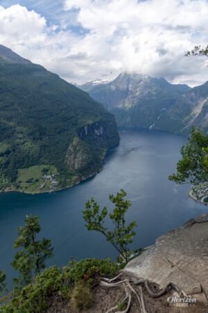 Point de vue de Løsta sur le Geirandgerfjord Point de vue de Løsta sur le Geirandgerfjord