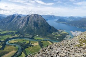 Vue de Romsdalen depuis Akesvarden Vue de Romsdalen depuis Akesvarden
