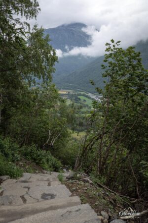 Escaliers de 700 marches ! Escaliers de 700 marches !