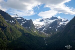 Stryneskåla (1848 m) Stryneskåla (1848 m)