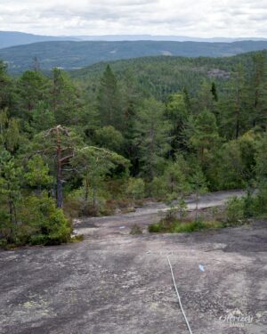 Fixed ropes installed on the steepest rock slabs Fixed ropes installed on the steepest rock slabs