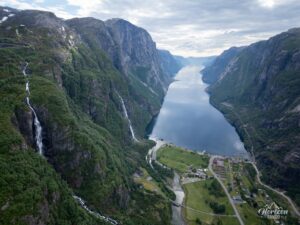 Lysebotn (drone shot) Lysebotn (drone shot)