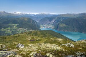 Lustrafjord, à l'ouest Lustrafjord, à l'ouest