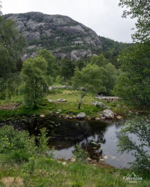 Lac Eikelitjørna et Sokkanuten Lac Eikelitjørna et Sokkanuten