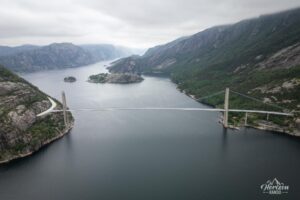 Pont du Lysefjord (vue drone) Pont du Lysefjord (vue drone)